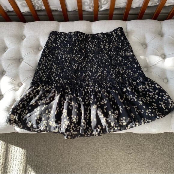 High Wasted Mini Skirt - Picture 1 of 5